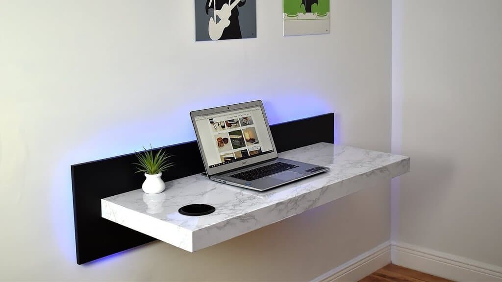 Small Floating PC Desk Ideas