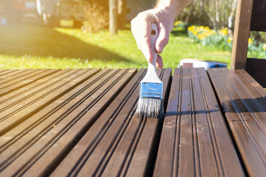 Best Deck Paint for Old Wood: A Complete Guide to Know