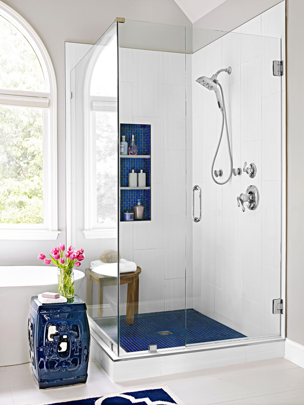 master bathroom dimensions: Traditional Style Walk-in Shower