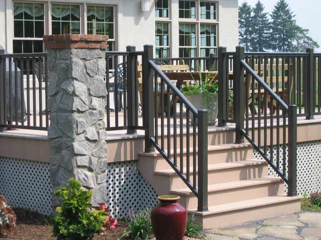 10 Unique Deck Railing Ideas and Designs for 2022