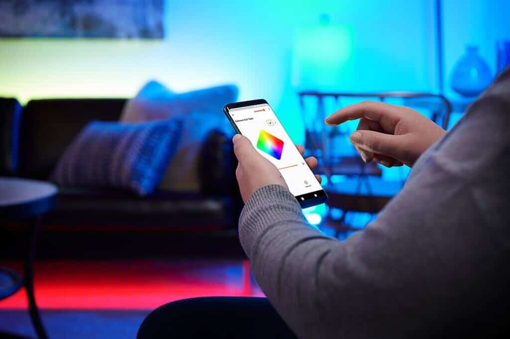 Use a Lighting Control App to Improve Your Home’s Lighting