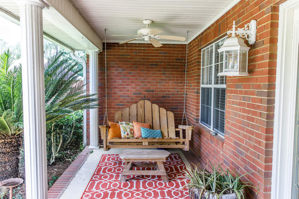 Modern Porch Ceiling Ideas To Enhance Your Home Outdoors