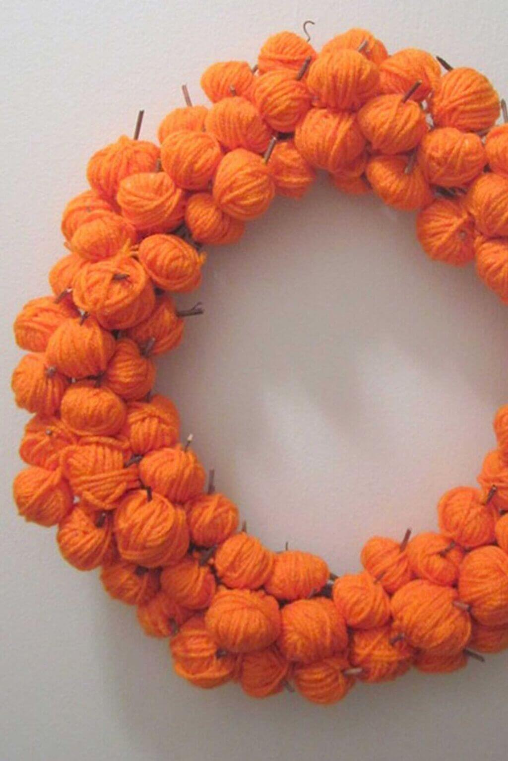 Yarn Pumpkins DIY Halloween Wreath 