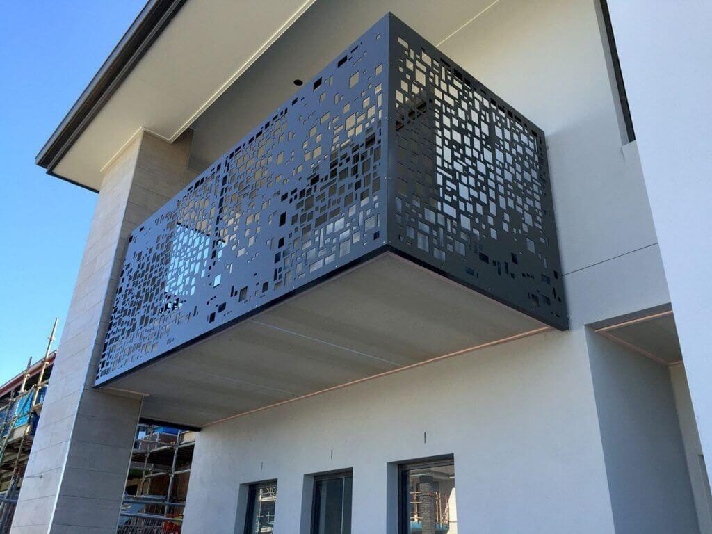 desain panggangan modern untuk penutup penuh balkon