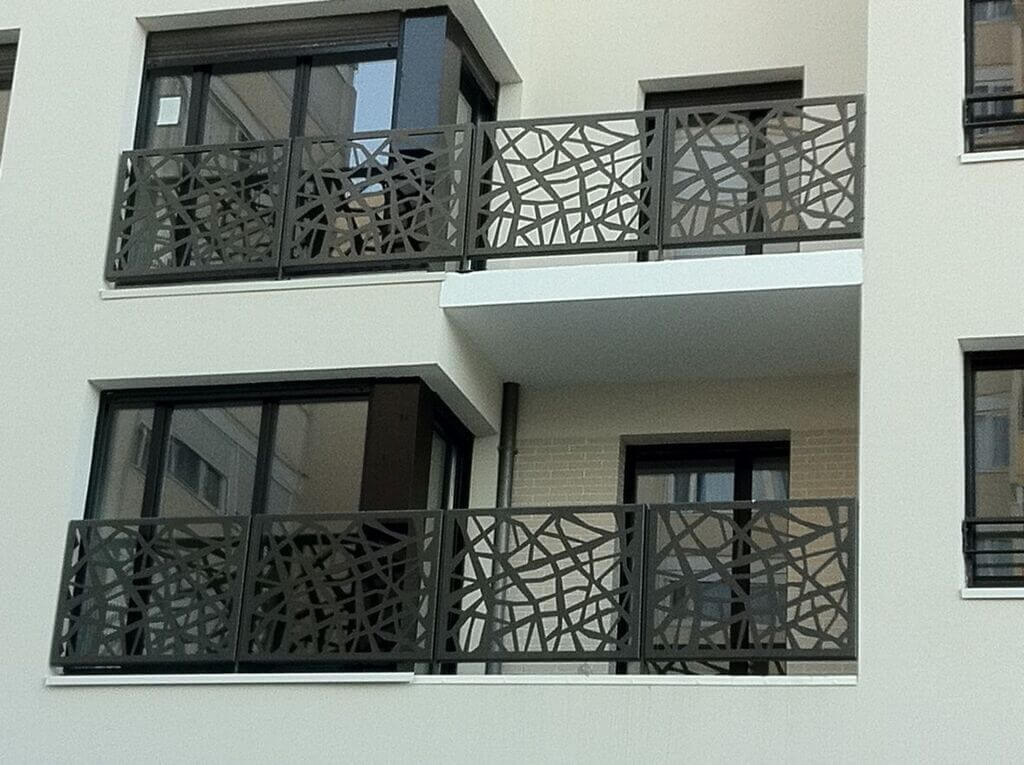 desain panggangan baja untuk balkon