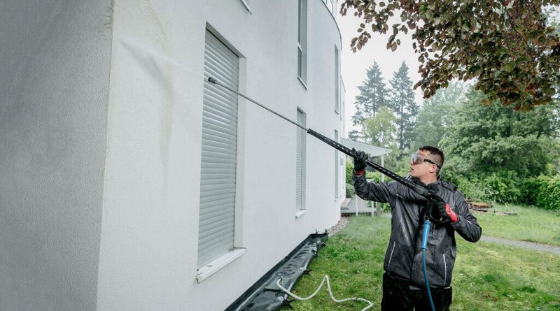 How to Pressure Wash a House