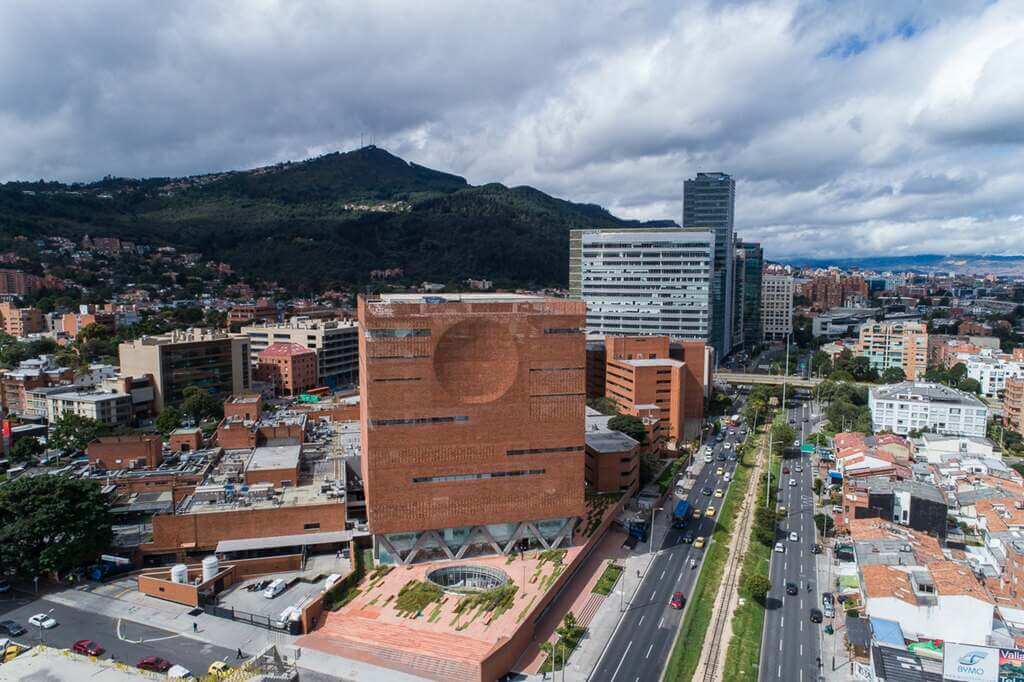 Hospital Building Santa Fe De Bogota Foundation (Bogota, Colombia)