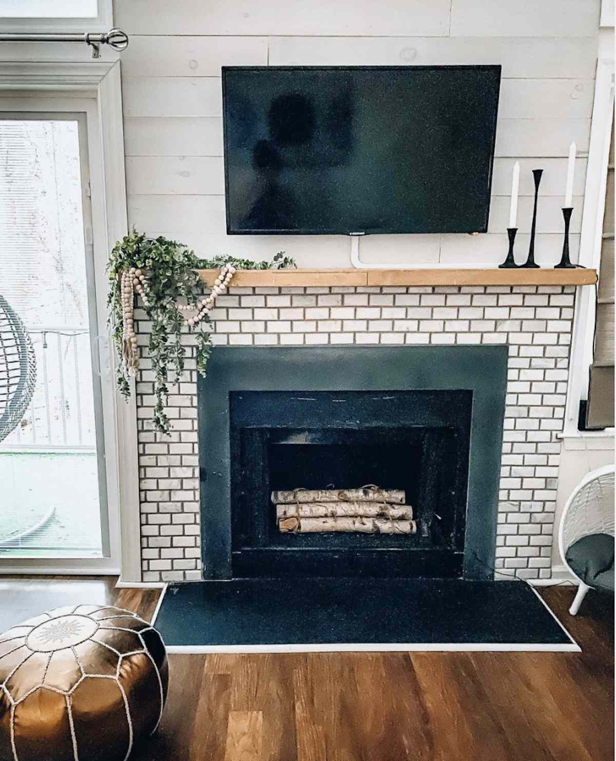 Gorgeous and Striking: Fireplace Tile Surrounds