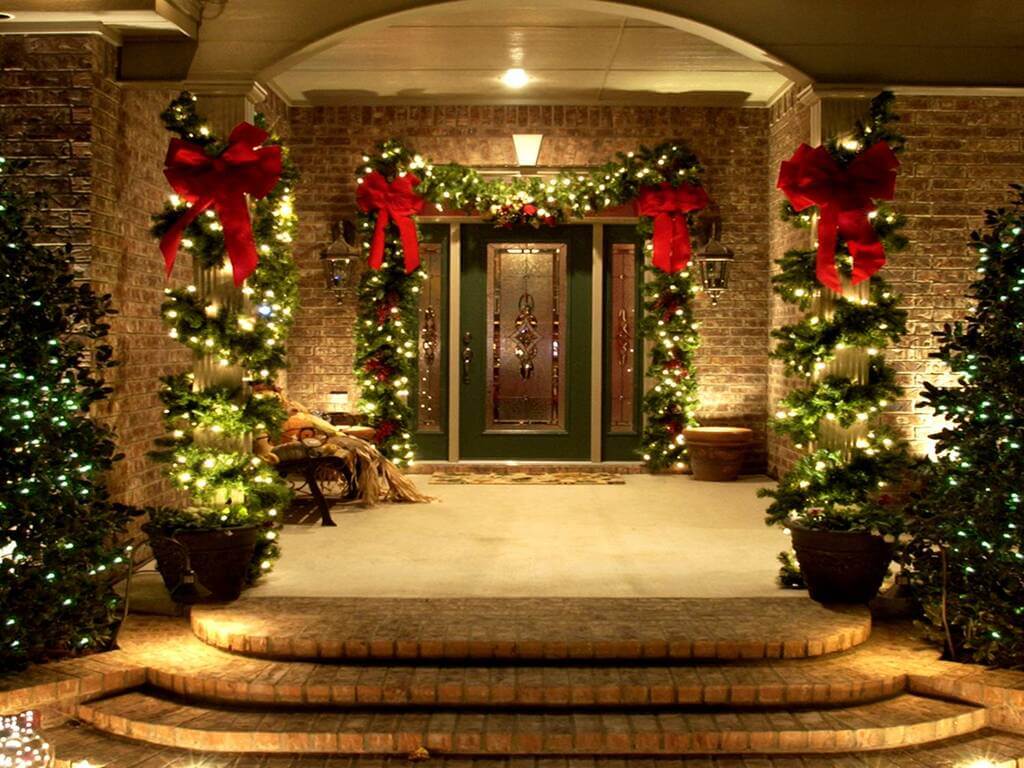 Wrap Your Columns and Posts for Christmas Decoration Ideas