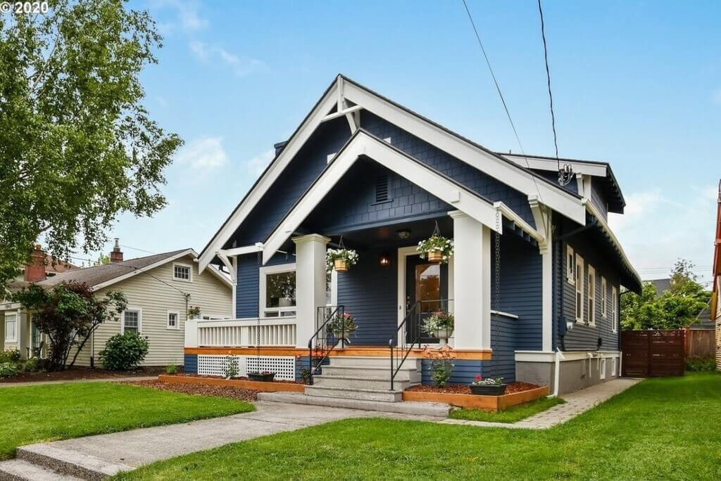 Low-Pitched Roof of Craftsman Style House Plans