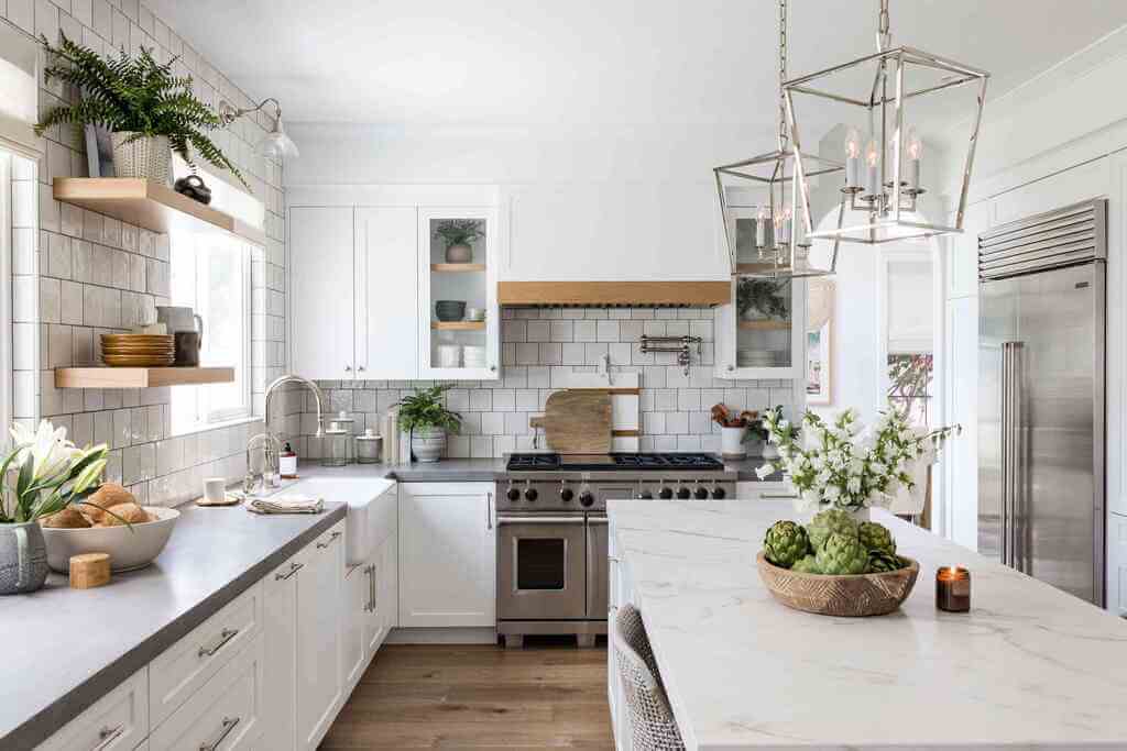 Old-World Charming Taupe White Cabinet Kitchen Backsplash Idea