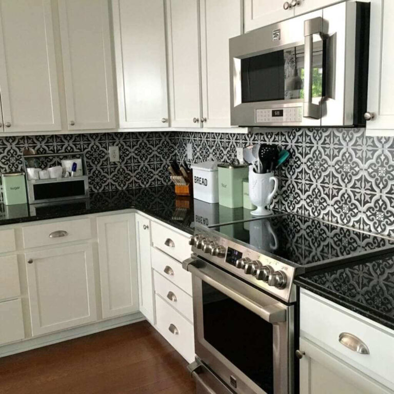 20 Stunning White Cabinet Kitchen Backsplash Ideas