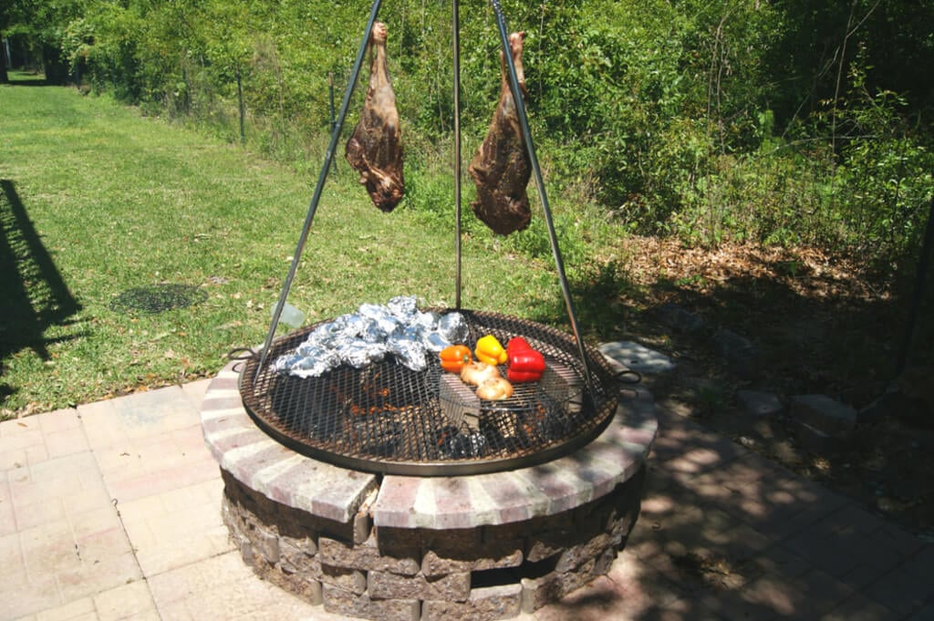 Diy Fire Pit Ideas For An Easy Backyard, Diy Fire Pit Tripod Grill