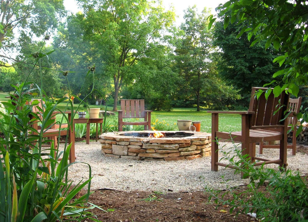 Diy Fire Pit Ideas For An Easy Backyard, Backyard Wood Fire Pit Ideas