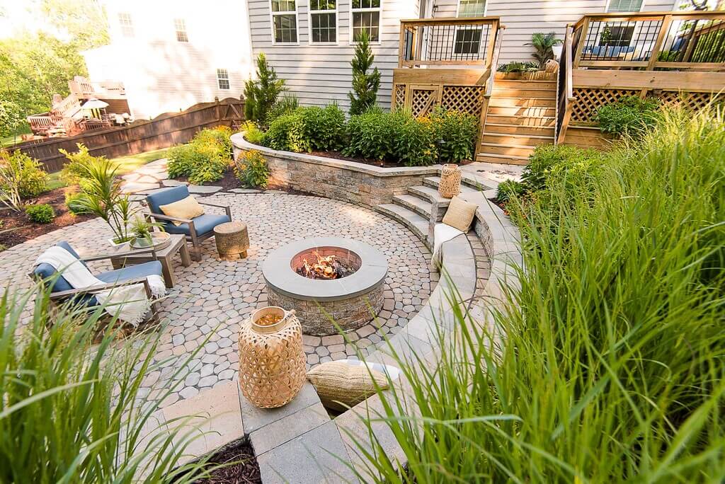 A Scenic Bonfire sloped backyard ideas