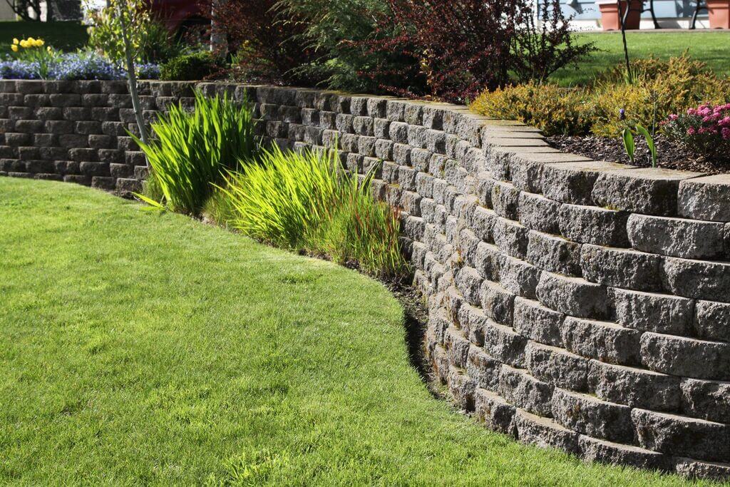 Retaining Wall Ideas for Sloped Backyard