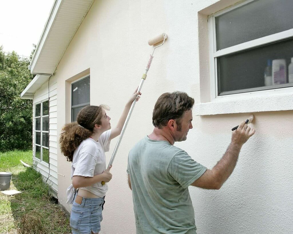 Professionally Paint a House in Denver CO