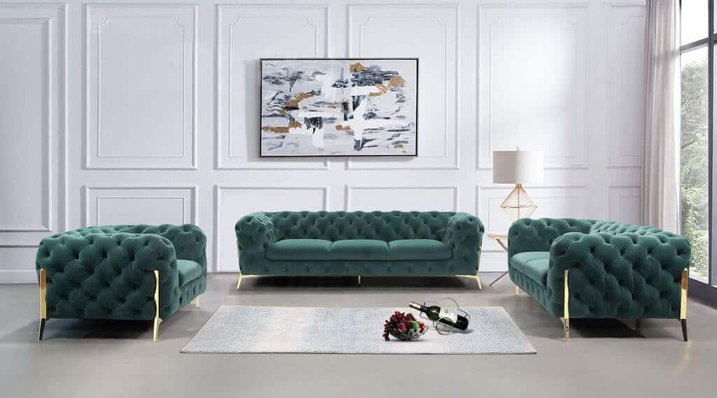 Extravagant Chesterfield Sofa 