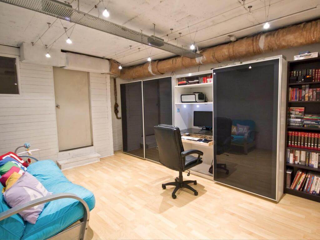 Convert Your Extra Closet into an Office