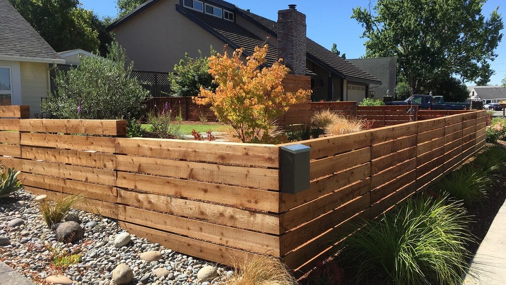 Horizontal Fence Vs. Vertical Fence – Which One Is Better?
