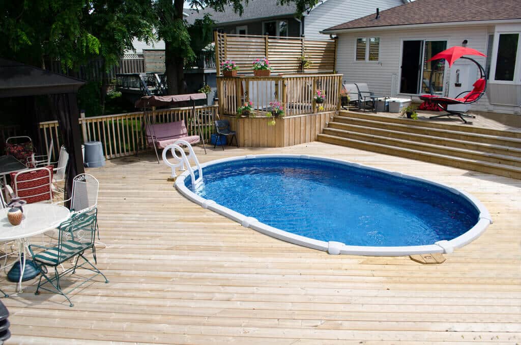  above ground pools with deck & dining table