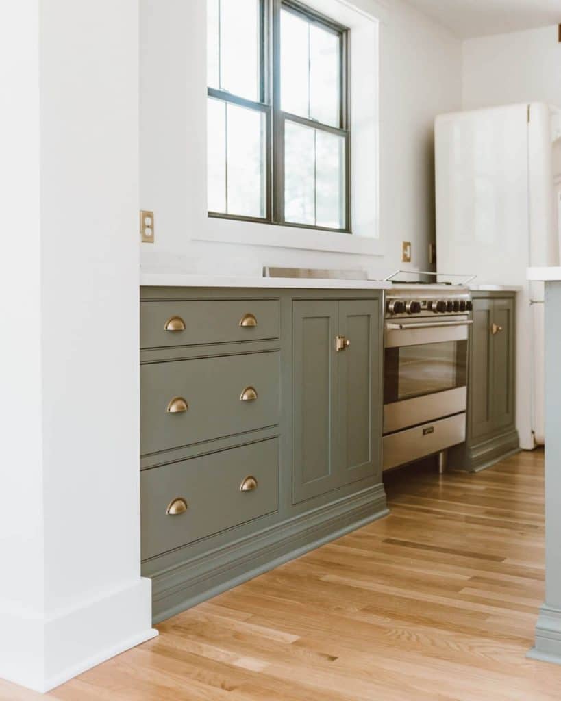 Top 20 Kitchen Cabinet Hardware Ideas You Can Easily Recreate ...