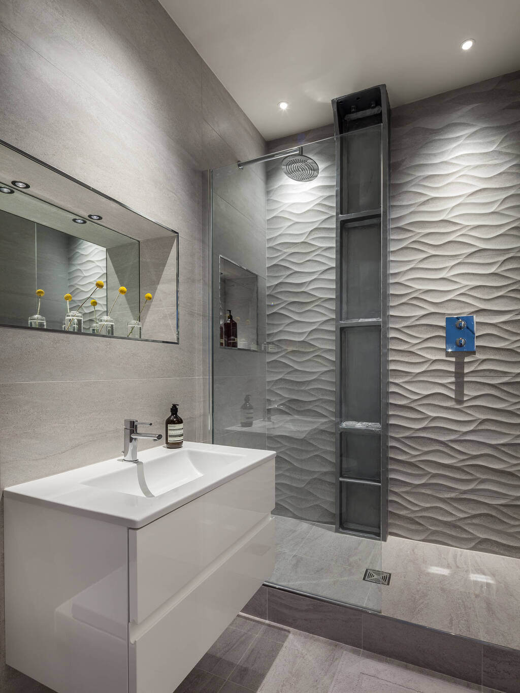 Let the Space Flow, Use Wavy Tiles