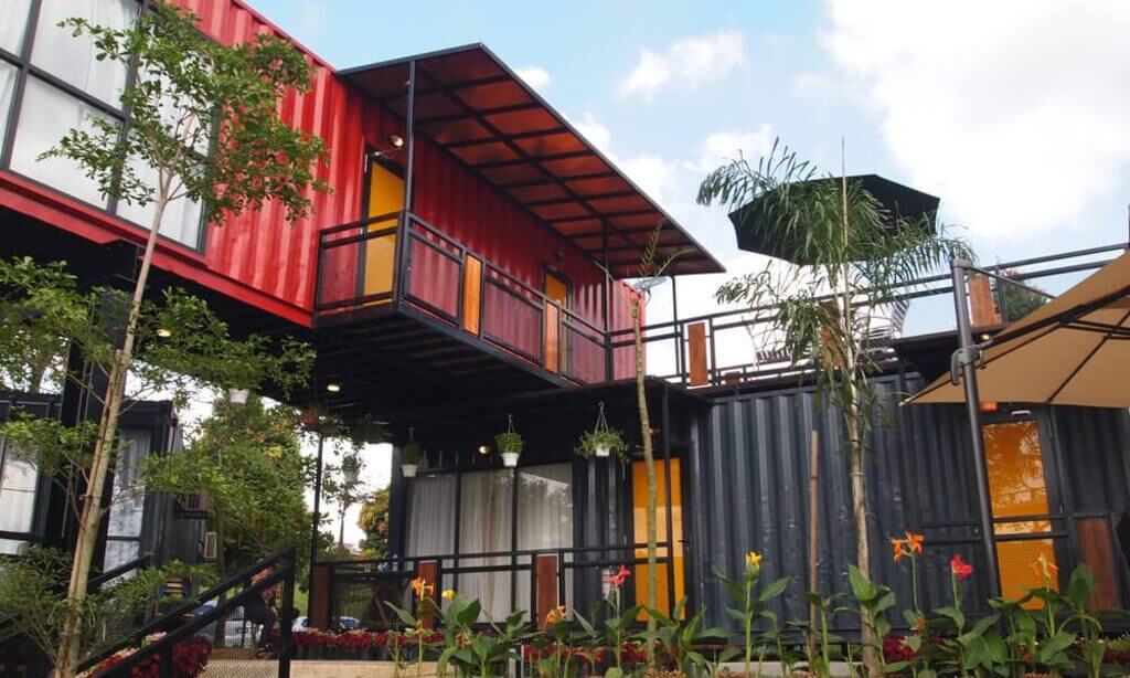  An Inside Out Container House