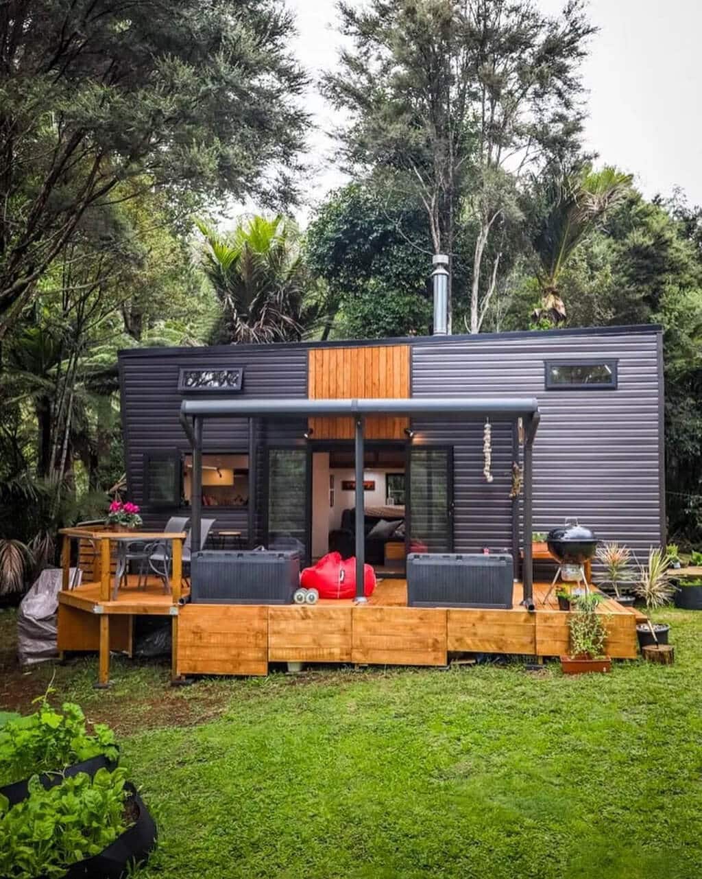 Step-Up the Container House