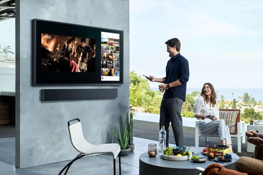 Sunbrite Veranda 3 Series Outdoor Smart TV (55-Inch)