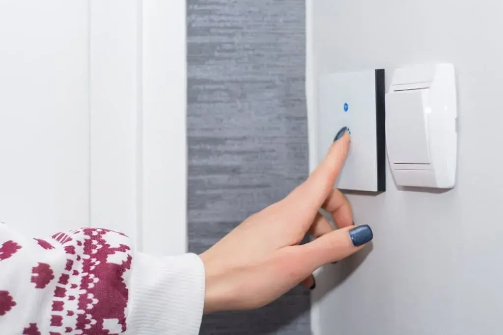 Home Renovation Projects to Reduce Electricity Bills by Install Smart Light Controls