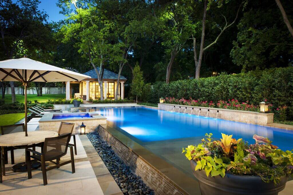 Ways to Make Your Pool More Inviting 