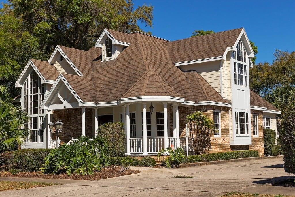 Roof Color Selection: What Colors Are Best for Your Home?