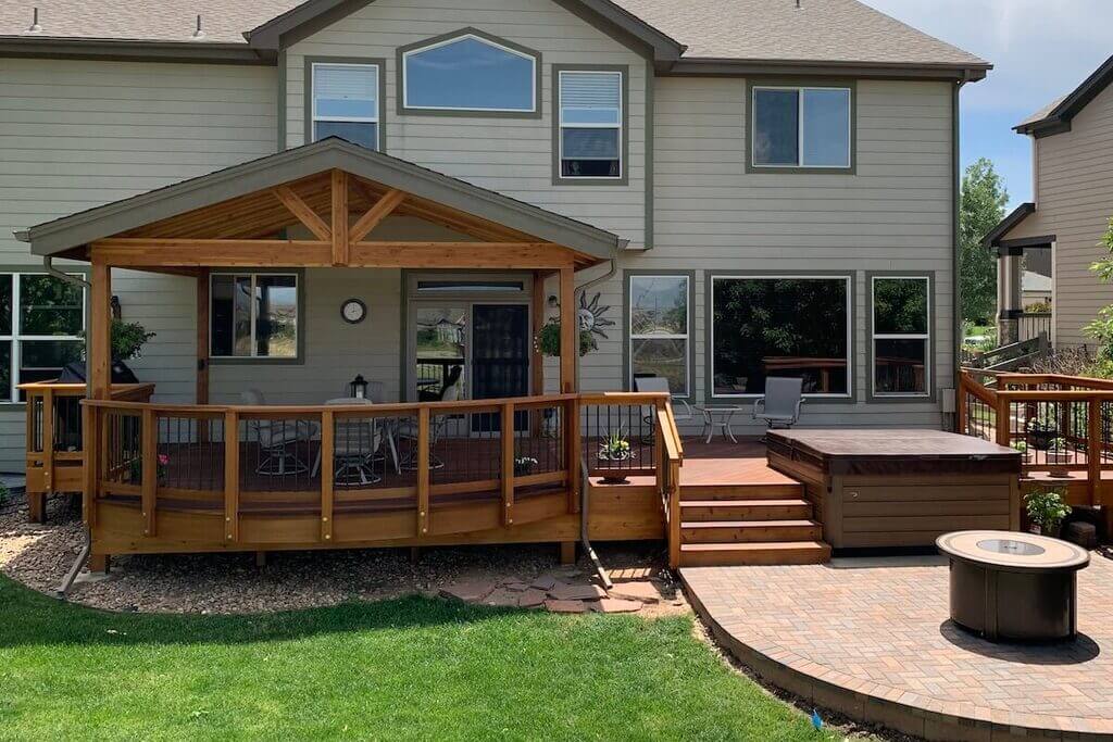 10 Benefits of Adding a Deck to Your Backyard