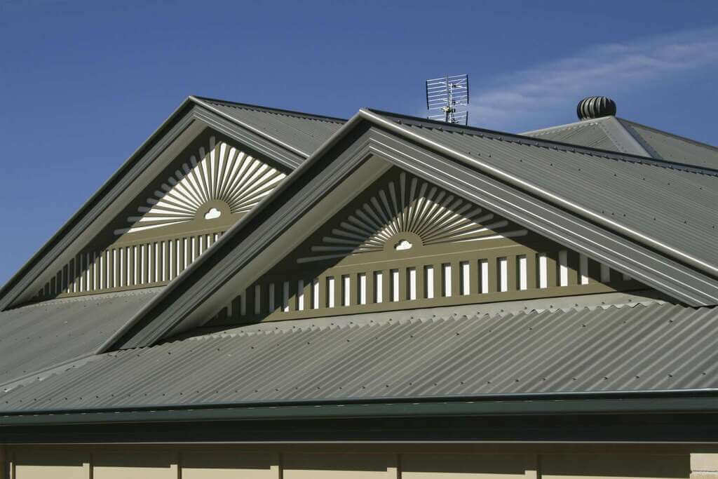 Metal Roofing Vs. Standing Seam Roofing