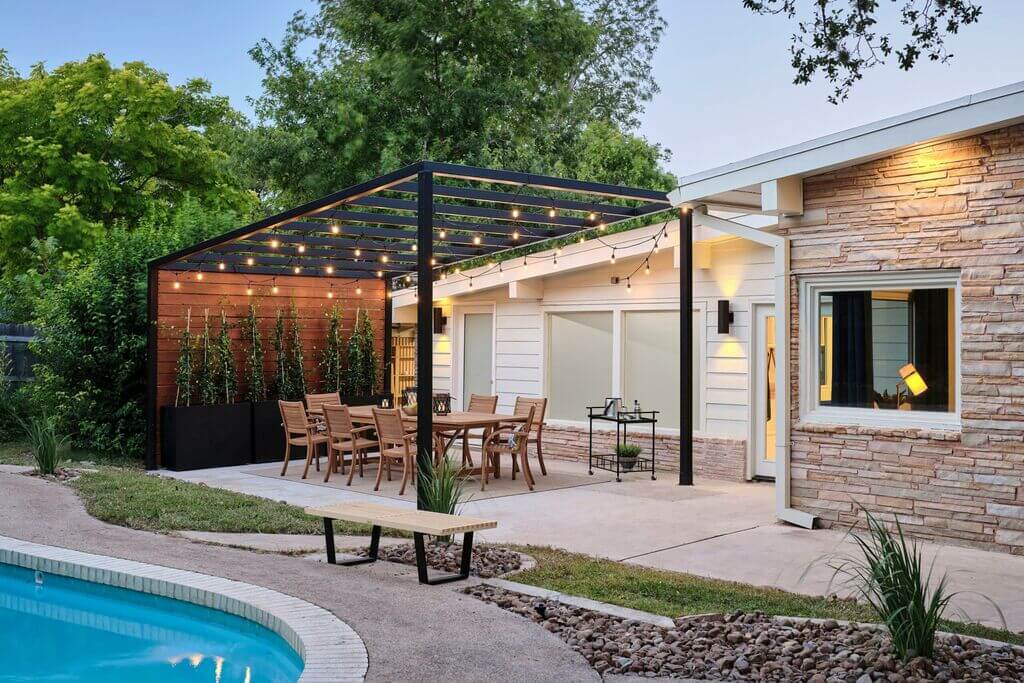 Lighting to Privacy of Your Backyard