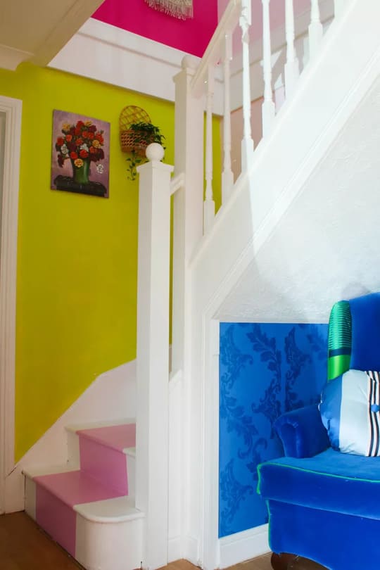 Stairs Wall Decor Ideas with Multiple Hues