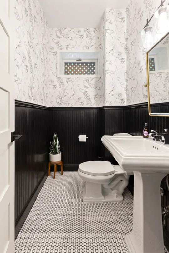 Penny White Tiles With Black Grout