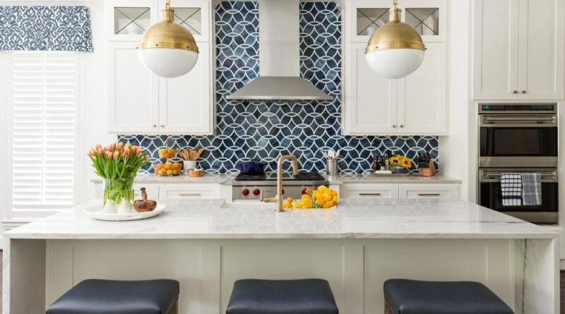 26 Kitchen Backsplashes with White Cabinets Ideas in 2023