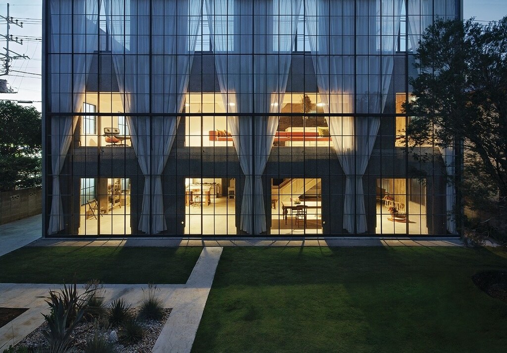 luxuries window house