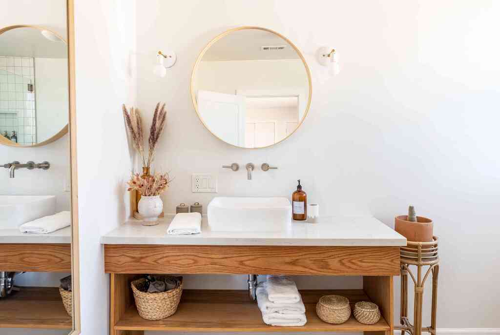 small sinks with spacious countertops