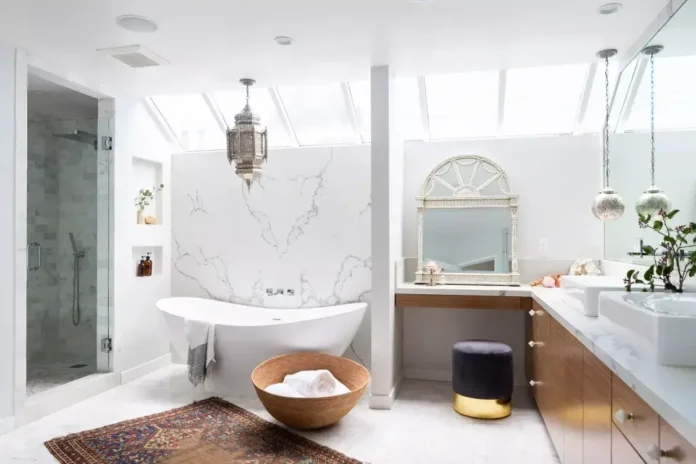 Small Bathroom looks bigger