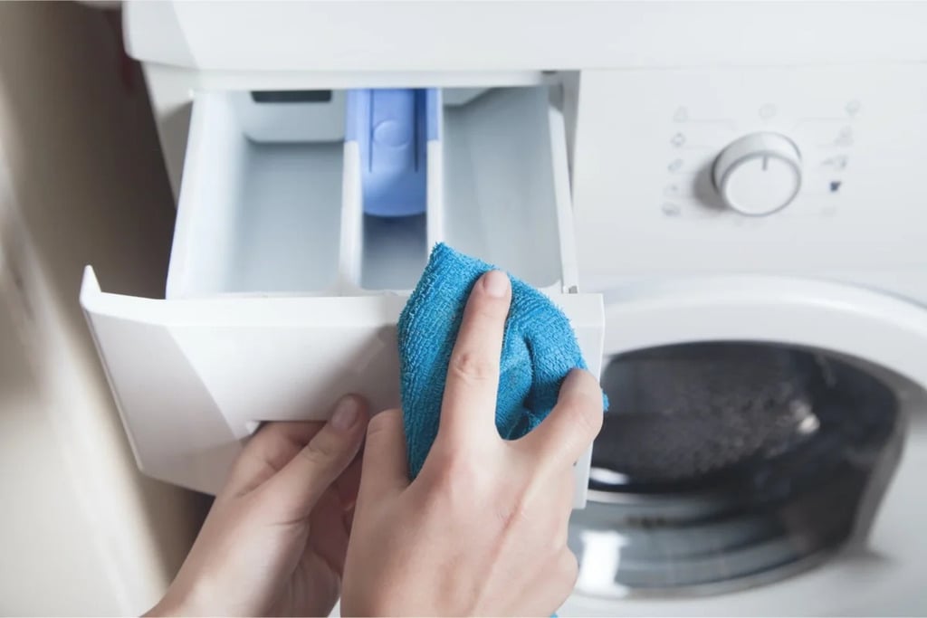 clean a washing machine detergent tray