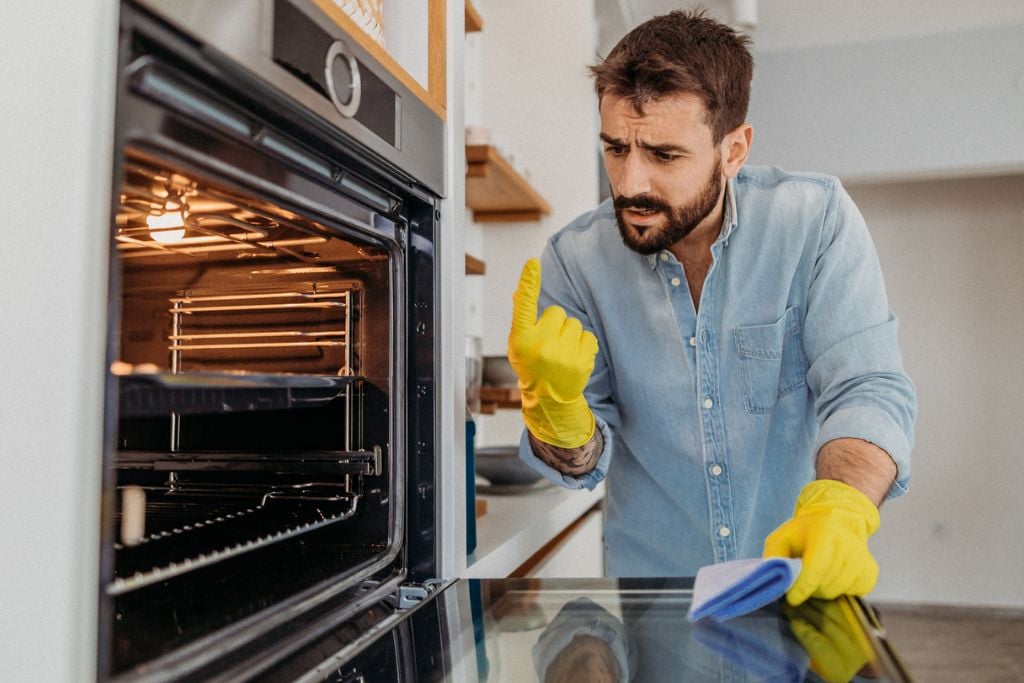 oven cleaning mistakes