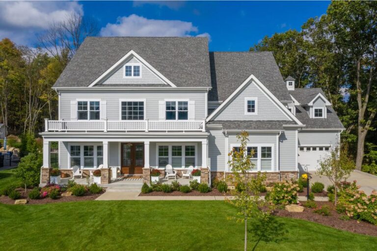 View of 40 Best Vinyl Siding Colors Ideas for a Fresh Exterior Look ...