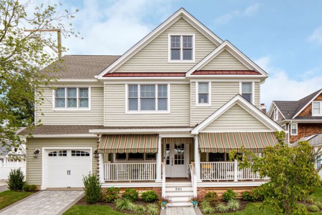 40 Best Vinyl Siding Colors Ideas for a Fresh Exterior Look ... - Soft Pastel Peach Vinyl Siding Ideas